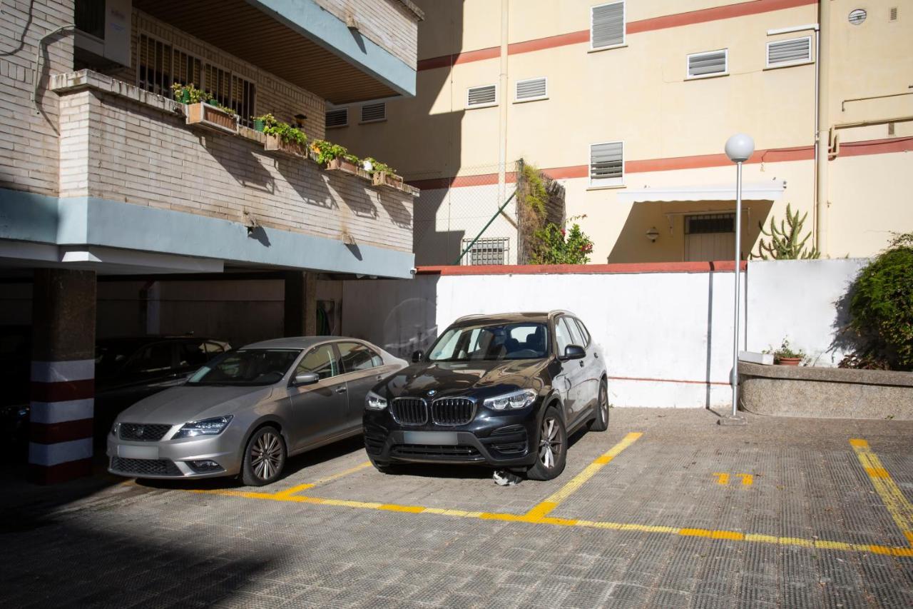 Borbolla Sevilla Urban - Parking Exterior photo